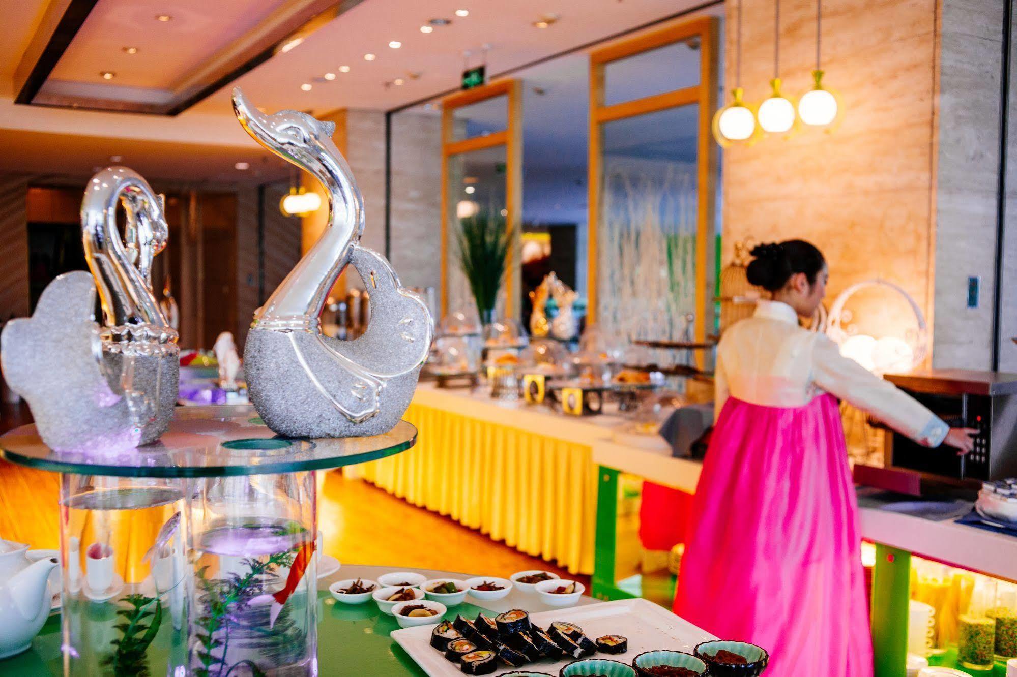 Weihai Haiyue Jianguo Hotel Bagian luar foto